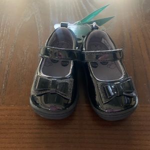 NWT Surprise by stride rite size 4 toddler shoes